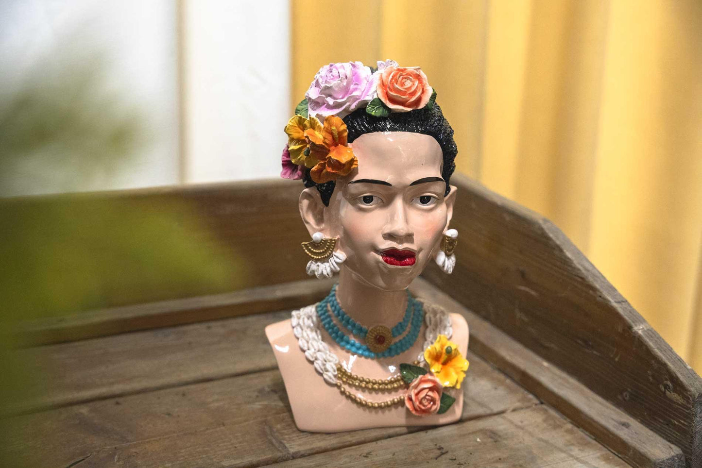 Flower Lady Vase - 30 cm - Waterproof Decorative Vase